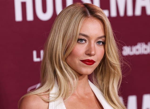 2026-beauty-trends: sydney sweeney at the premiere of 'the housemaid'