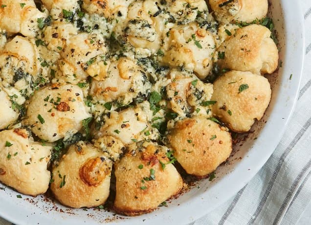 holiday finger foods: baked gorgonzola bites