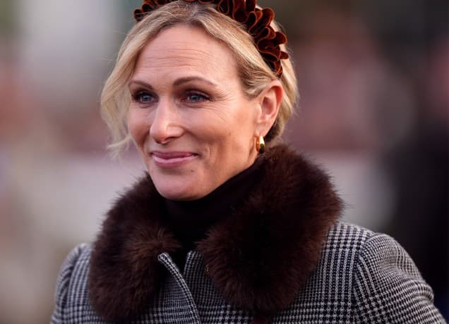 zara-tindall-princess-anne-style-inspo: zara tindall at the horse races