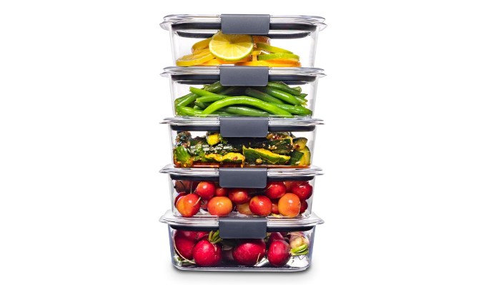 A close up of the Rubbermaid Brilliance Food Storage Set.