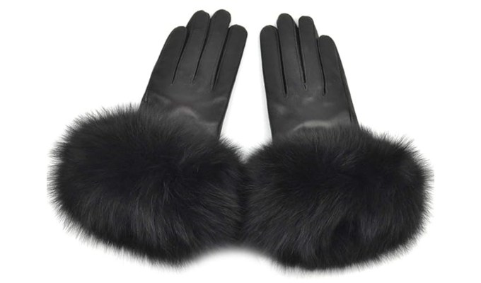 The Yosang Lambskin Leather Gloves with Fox Fur Trim.