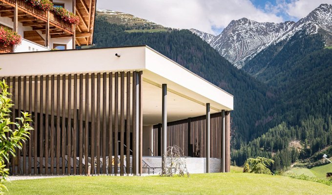 apartment-with-pool-and-sauna.