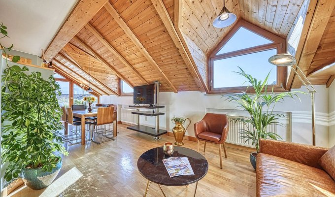 sunny-rooftop-near-merano.