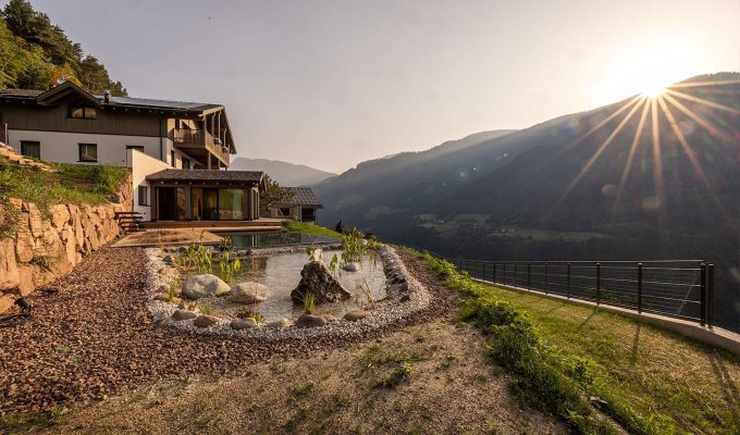 wooden-chalet-montis.