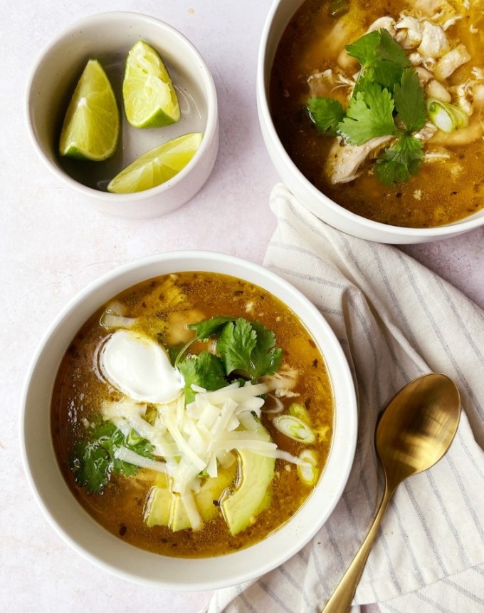 high protein soups: slow cooker spicy green chicken chili