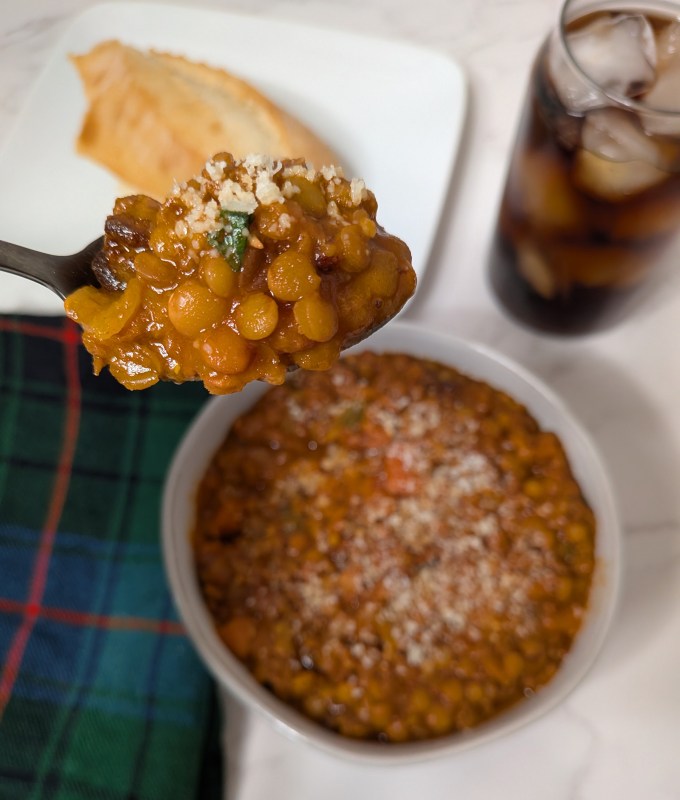 reese witherspoon's slow cooker lentil soup with toppings
