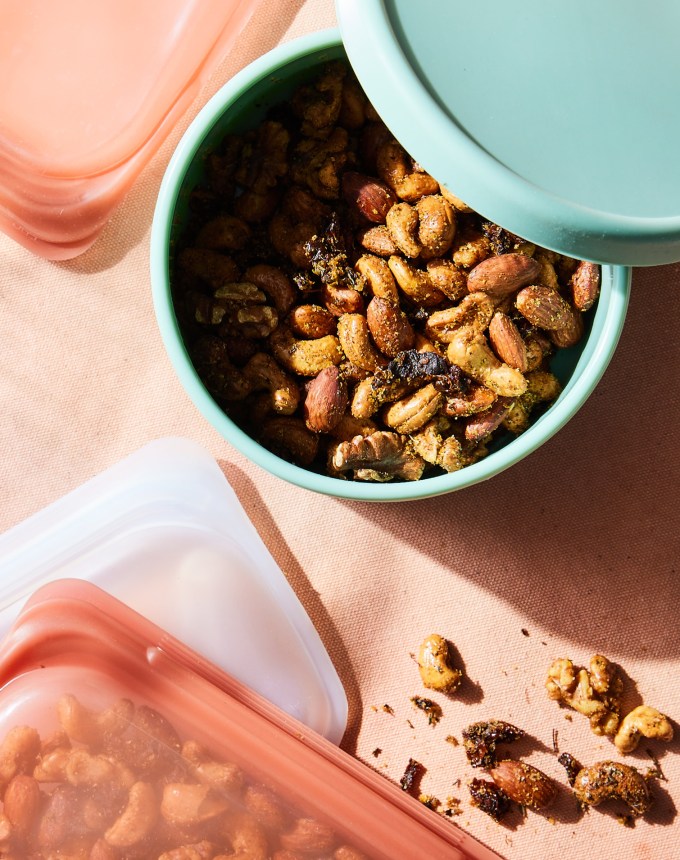 easy snacks to make at home: pizza trail mix